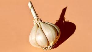 When replacing fresh garlic, the flavor intensity is not the same, so you will need to adjust the measurement. 7 Impressive Benefits Of Garlic Everyday Health