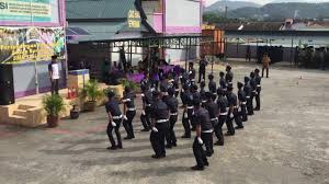 Sekolah menengah kebangsaan seri gombak atau nama ringkasnya smk seri gombak, merupakan sebuah sekolah menengah kebangsaan yang terletak di taman greenwood. Naib Johan Pertandingan Kawad Kaki Smk Seri Gombak 2017 Kadet Polis Youtube