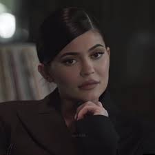 Thank u guys sm for 10k followers i still can’t believe it iloveyouall tysm  🤍