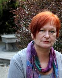 Potkali jsme Marii Třešňákovou aneb Vzpomínky na novinářku a umělkyni s  životním nadhledem — ČT24 — Česká televize