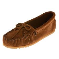 minnetonka moccasins 2402 childrens kilty moccasin brown suede kids moccasins