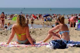 Het weerbericht van morgen en de komende dagen is een weersverwachting. Weerbericht Heel De Week Nog Aangenaam Warm Kwik Schommelt Rond 25 Graden De Morgen