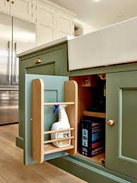 So grab a deck of cards, gather everyone up and throw the kids into the game to teach them how to play. Kitchen Tour A Classic Shaker Style Kitchen And Utility Room Houzz Uk