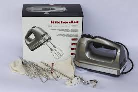 From the stand mixer mavens at kitchenaid, this heavy duty hand mixer does it all with a durable and quiet dc motor, nine speeds for maximum precision, and soft start feature for delicate ingredients. Kitchenaid 9 Speed Hand Mixer Review Adequate Performance