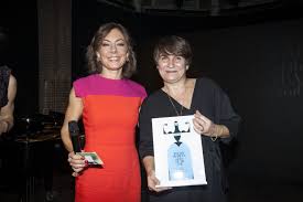 Discover new books on goodreads. Cecile Narinx Interviewt Minister Ploumen Over Kleren
