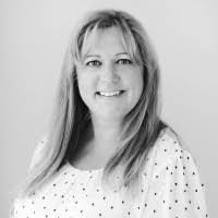 Shauna Metcalf's Instagram, Twitter & Facebook