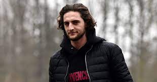 Rabiot #adrienrabiot adrien rabiot best skills, goals, assists adrien rabiot made incredible run from his own half before smashing home | serie a tim this is the official channel for the serie. Ole Ole Adrien Rabiot Humilie Sur Twitter Suite A Des Messages Coquins 90min