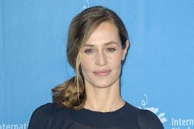 Gilles jacob lui demande d'être la maîtresse de cérémonie du mythique festival de cannes. Cecile De France Une Artiste Libre