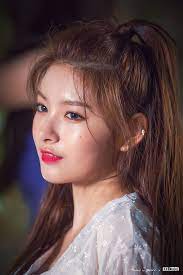 Everglow K Pop Wang Yiren Hd Wallpaper Wang Kpop Girls Beauty