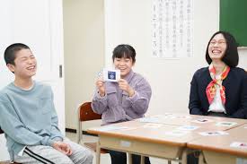 お笑い芸人と学ぶSDGsババぬきカードゲーム』刊行 | KUMONのプレスリリース | 共同通信PRワイヤー