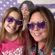 Do I need to declare snacks and alcohol at customs in the Bahamas?