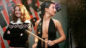 Allegedly, some fans impersonated t.a.t.u.'s representatives and uploaded the album which means that all the royalties will not come directly to the girls, writers, producers, etc. Das Skandal Duo T A T U Trennt Sich Endgultig