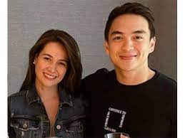She is not dating anyone currently. Bea Alonzo Posts Photo With Rumored Boyfriend Dominic Roque Gma Entertainment