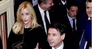 Ecco chi è la donna a ponza è stata pizzicata da chi con la figlia eva, frutto d'amore non avuto con giuseppe conte ma. Olivia Paladino Chi E La Fidanzata Di Giuseppe Conte