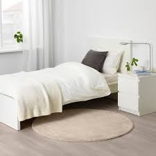 Stoense Teppich Kurzflor Elfenbeinweiss Hier Kaufen Ikea Osterreich Furniture Round Rugs Ikea