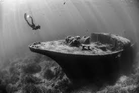 Black And White Goosebumps 33 Incredible Shipwreck Dives That Will Give You Goosebumps With Images Water Photography Underwater Photography