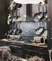 21 Days To A Clean Organized Home Day 20 Organizing Pots And Pans Inspiration For Moms Recept Kuhnya V Derevenskom Stile Domashnie Kuhni Pereplanirovka Kuhni