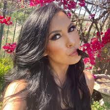 Darcey Hart's Instagram, Twitter & Facebook