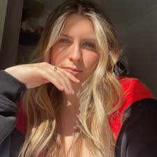 Lidia Serrano. (@Lidialili3)