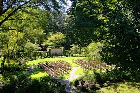 Annesdale Mansion S Wedding Garden Memphis Tn Pablo Corona Photography Historic Wedding Venue Memphis Wedding Venue Outdoor Wedding