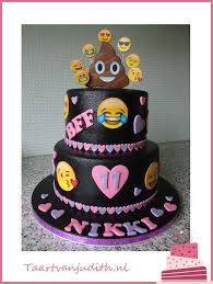 Kemora S Emoji Cake Torta Emoji Torte Decorare Torte