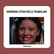 😃👉 "Sí amo mi trabajo..." 😭👉 "...pero también amo no trabajar." 🎭  Actuando como que todo está bien porque hay que chambear mañana.  #RadioCrystal #Domingo #Trabajo