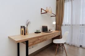 Ruangan penuh cinta ini tentu harus anda pikirkan konsep desainnya serta penataan yang memberikan kenyaman saat berkumpulnya keluarga, oleh karena itulah pada hari ini kami akan memberikan. Agar Makin Produktif Dan Nyaman Di Rumah Contek Desain Ruang Kerja Ala Skandinavia Ini
