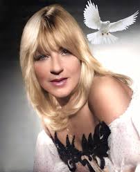 Christine Mcvie - Free pics, galleries & more at Babepedia