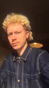 Some more groggy content 🐸 #frog #mullet #drawing #gay #sketch #sketchbook  #froggy #lgbt #bi #artist #art #vibe #indie #alt