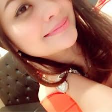 Vanessa Era (@vanessa_era)