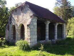 saint lothain jura fontaine de jardin piscinette