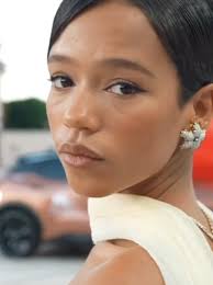 Mara Russell Daryl Pitt