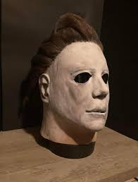 HALLOWEEN II На EINICIREXOIEA The Nightmare Isn't Over!