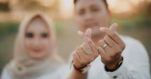 Maybe you would like to learn more about one of these? Lelaki Tidak Memakai Cincin Selepas Berkahwin Jom Ketahui Sebabnya