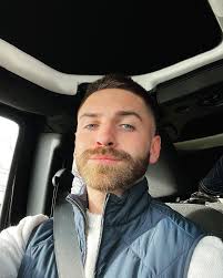 Chris Beckley's Instagram, Twitter & Facebook