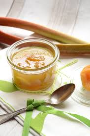 Confiture De Rhubarbe Abricots Secs Et Vanille Hum Ca Sent Bon Confiture Rhubarbe Confiture Rhubarbe