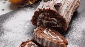 Voici La Recette Ultra Simple De La Buche De Noel Signee Cyril Lignac A Realiser Avec Tres Peu Ingr En 2020 Desserts Sucres Buche De Noel Buche De Noel Facile Et Rapide