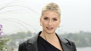 Lena gercke during the photocall for the leger by lena_gercke x about you spring/summer collection the cote d'azur edition on may 22, 2019 in cannes,. Lena Gercke Und Dustin Schone Trennung Trotz Baby Intouch