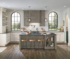 In addition, cowtailing and brushed glaze accents are added to enhance the depth of the finish. Diamond At Lowes Finishes Thicket On Rustic Alder