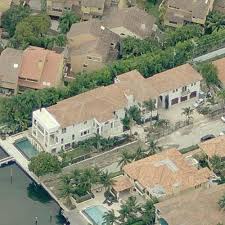 With a net worth of $500 million, the general expectations on the house of lebron james should be high. Lebron James House In Miami Fl Google Maps 5