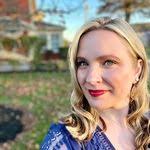 Holly Carman's Instagram, Twitter & Facebook