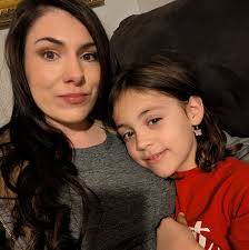 ❤🦘Valentines Day is almost here! ❤🦘 Tomorrow and Sunday Zootastic Park is  offering kangaroo photos for Valentines Day! Photos are $20 each and you  may have as many people in the photo