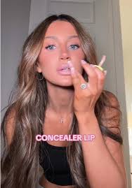 Concealer Lip: Achieve the Perfect Light Pink Gloss