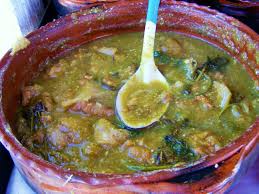 Bistec En Salsa Roja De Guajillo Cazuela De Barro Con Chicharron En Salsa Verde Recetas Mexicanas Chicharron En Salsa Y Comida Mexicana