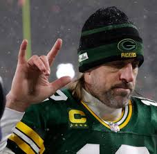 Nun hat er seine entscheidung getroffen und. Green Bay Aaron Rodgers Der Letzte Gruss Des Ungeimpften Nfl Stars Welt