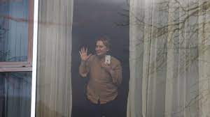 Feb 11, 2021 · everyone allowed to enter england who has been in a red list country in the 10 days before they arrive must: Covid 19 First Travellers Arrive In Uk For Hotel Quarantine Stay Bbc News