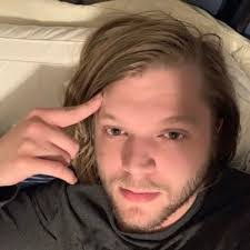 Eric Batson's Instagram, Twitter & Facebook