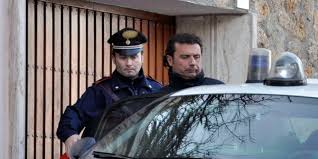 (schettino su arrampicarsi sugli specchi.) « ricorderete questo giorno come il giorno in cui avete quasi catturato capitan schettino! Havarie Der Costa Concordia Der Gefallige Kreuzfahrt Kapitan Taz De