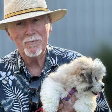 Dewey Hall Presents: 🍦Ice Cream Social: Welcoming neighbors both new and  old!🍦 Come join us until the @themodernmilkbar ice creams runs out (or  melts)! 🎵 Live music 🎯 Lawn Games 🎁 Door