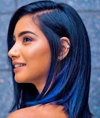 The blend of dark black with blue looks quite flattering and mysterious. 4 Best Shades Of Blue Hair For Brown Skin